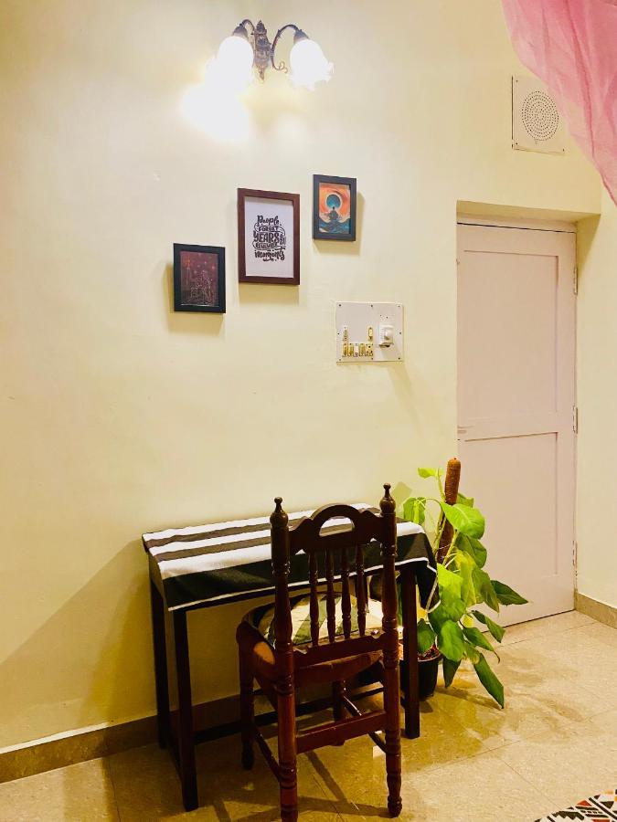 Crossroads Hostel 1980 Mysore Extérieur photo