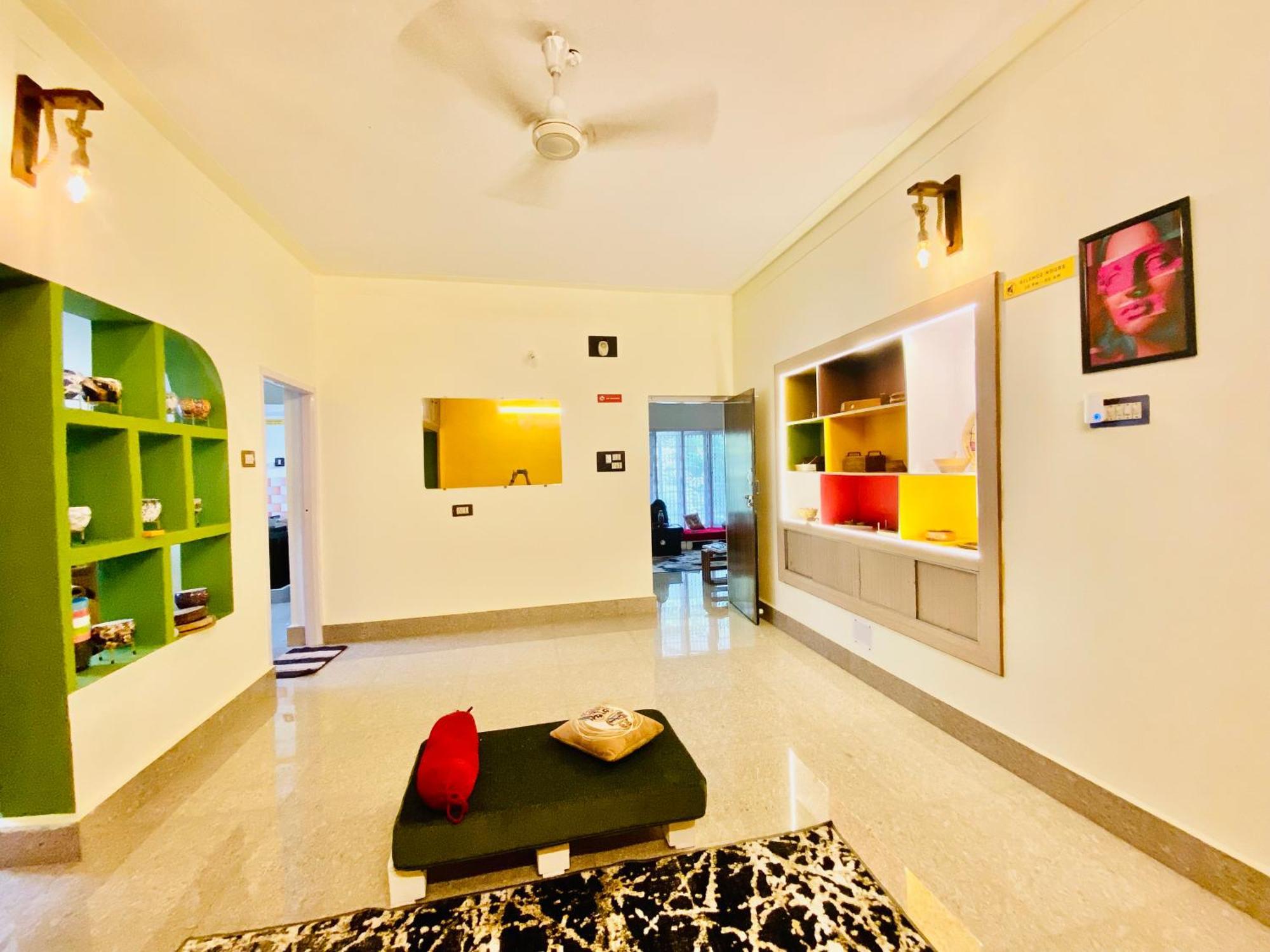 Crossroads Hostel 1980 Mysore Extérieur photo